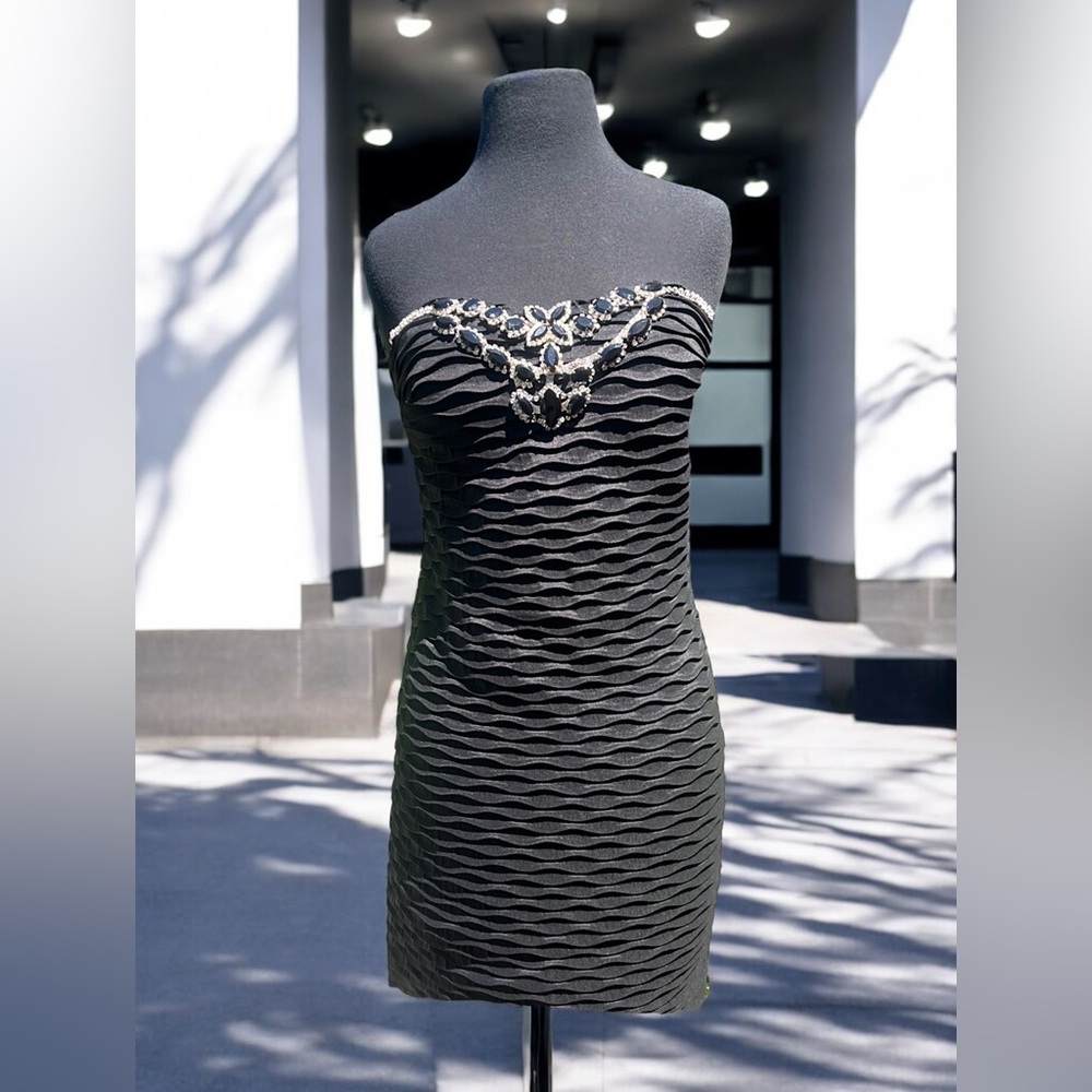 Daisy Strapless Black Cocktail Dress | Women’s M